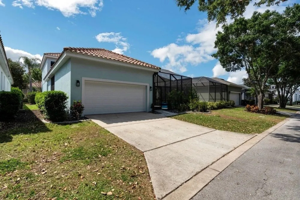 Beautiful 5 Bed Pool Home In Reunion-1223ms 5 Bedroom Home by RedAwning