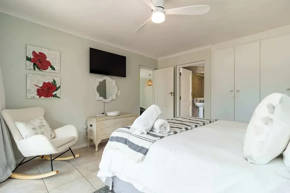 Beachfront Villa Sea Breeze Hout Bay Cape Town