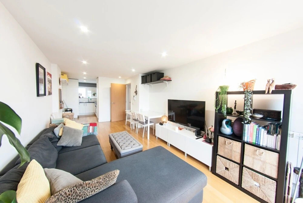 Quiet, Spacious 1BR Hackney Central Flat for 3