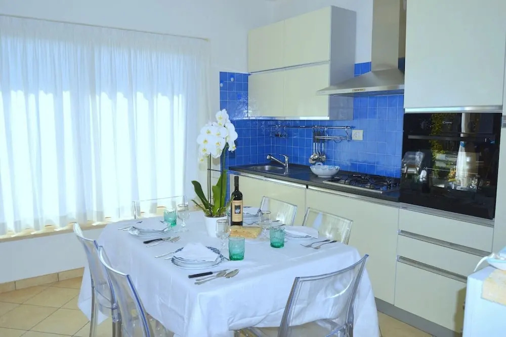 Villa con barbecue con giardino vista mare