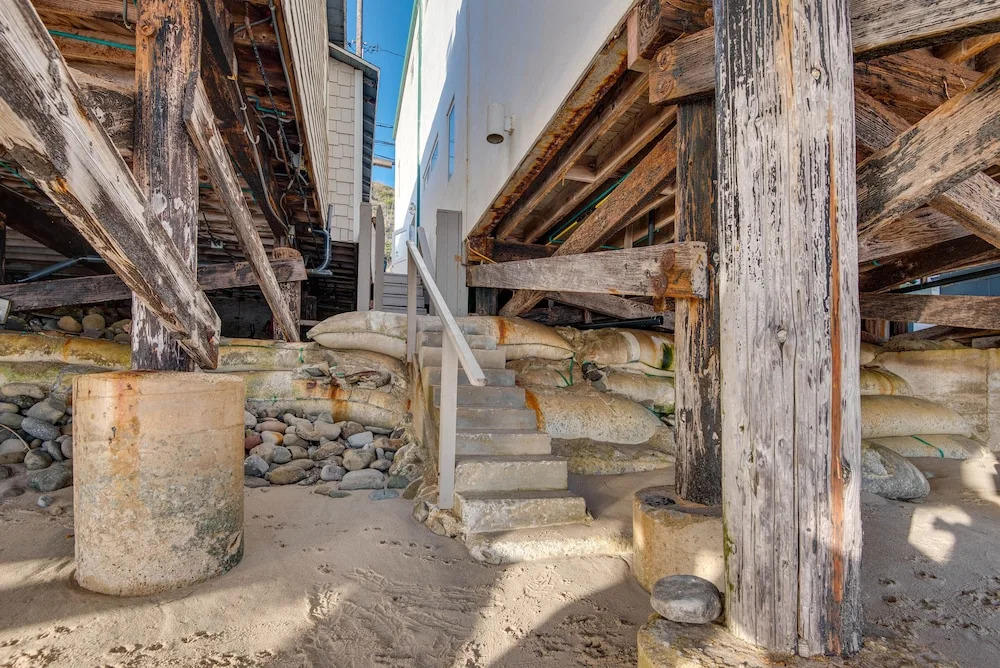 Beachfront Malibu House w/ Sauna & Ocean-view Deck