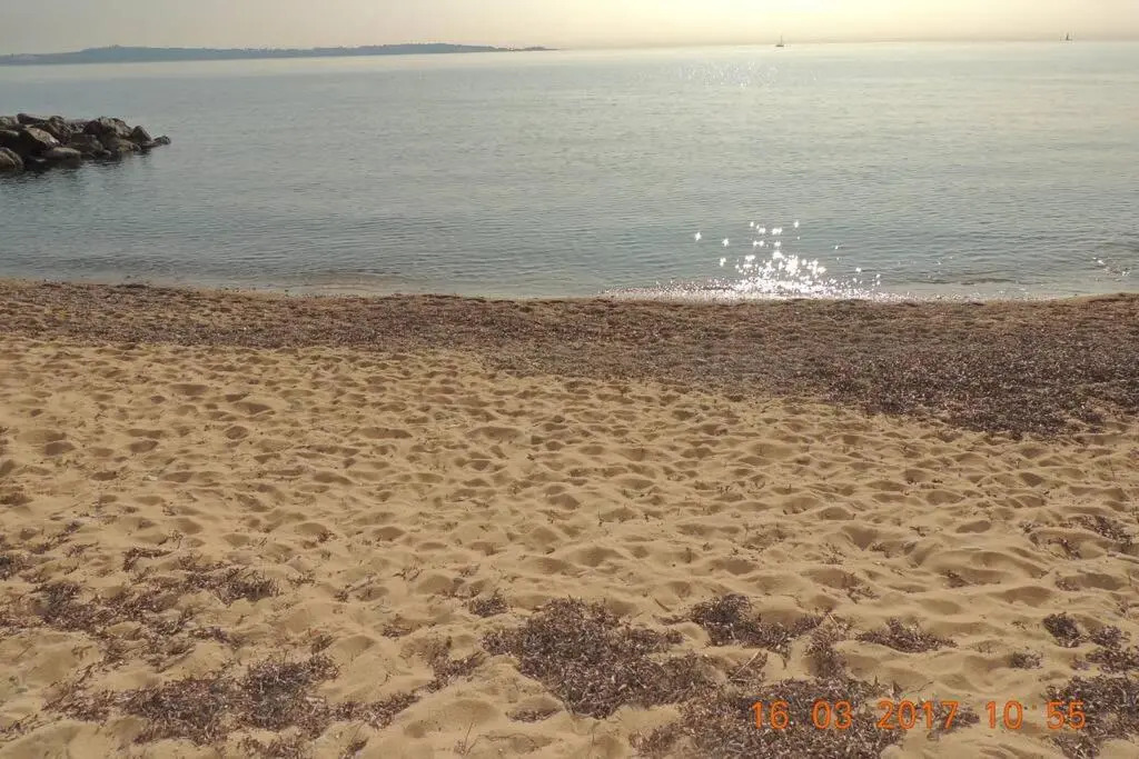 STUDIO STANDING VUE MER 2 PERS. 5 min.CANNES