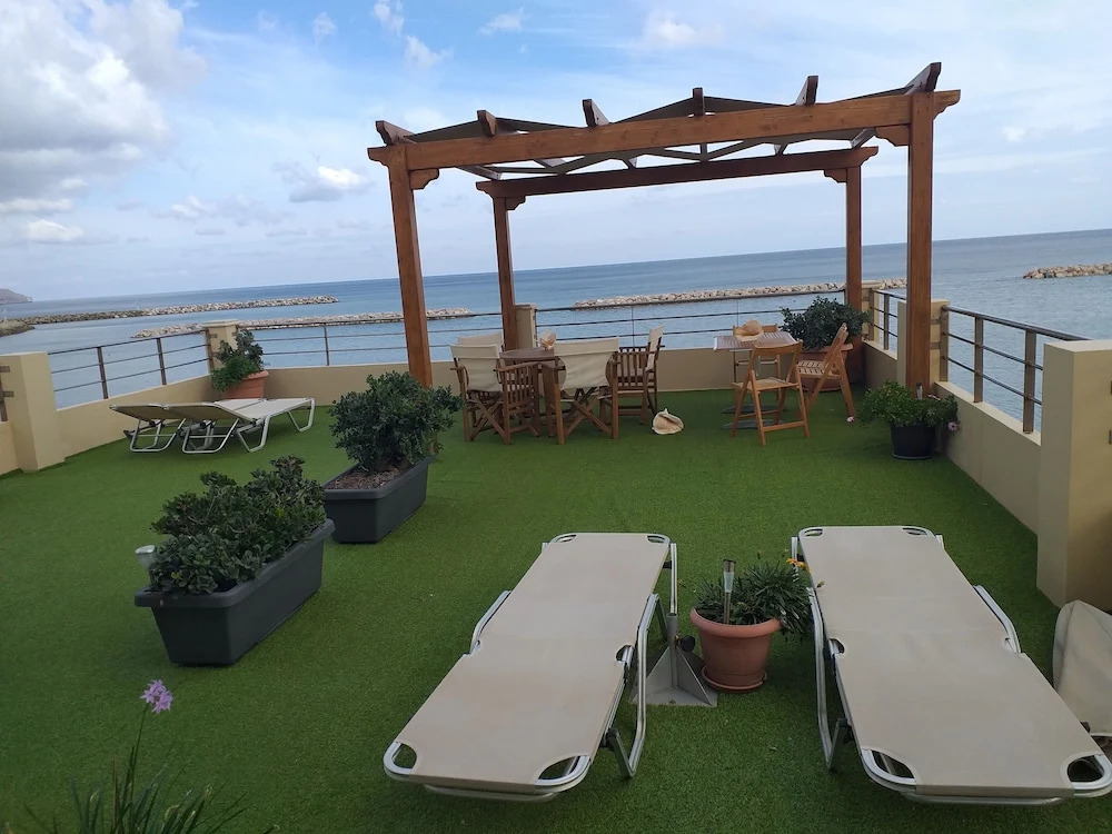Xristinas Seaside Apartments