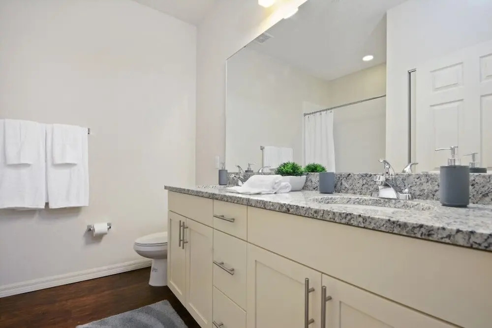 3 Bedroom Villa In The New West Lucaya Ge Townhouse