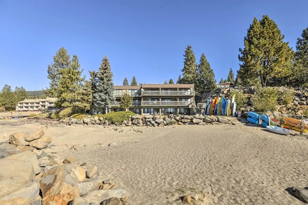 Comfy Lake Tahoe Condo w/ Private Beach Access!