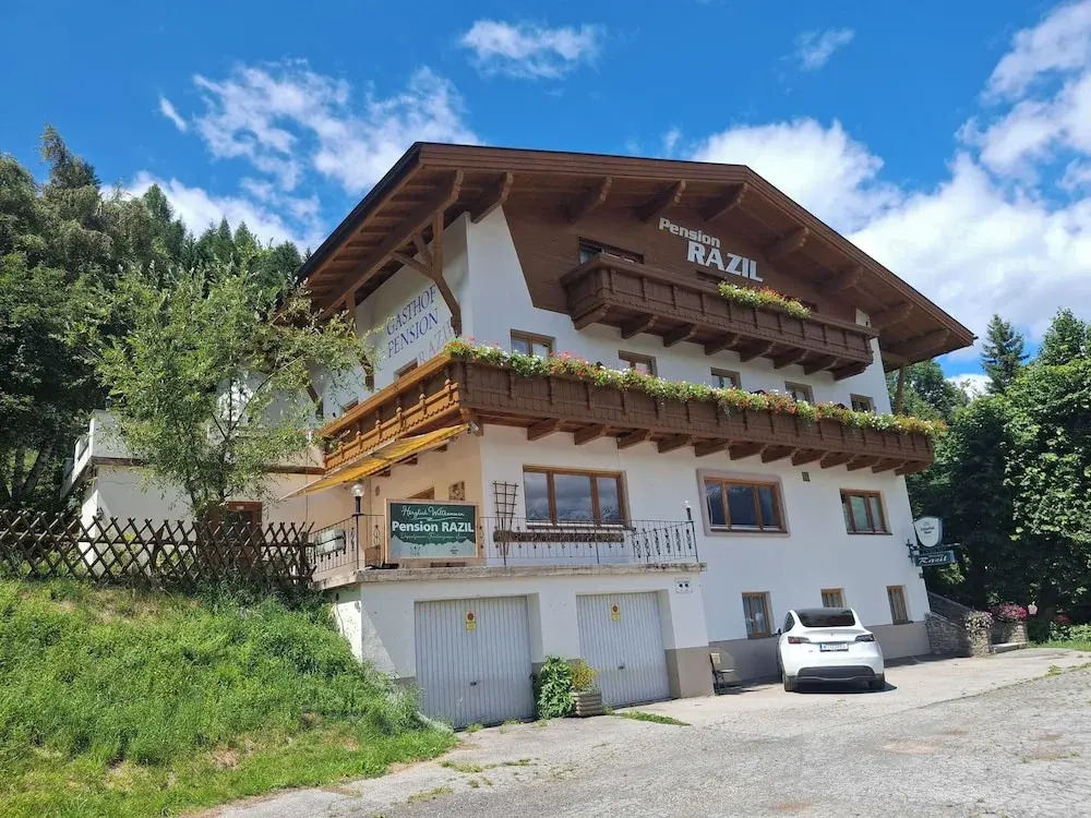 Pension Razil XO