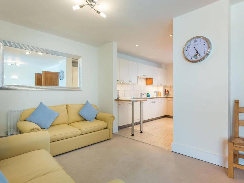 Quay Holidays - Dolphin Quays