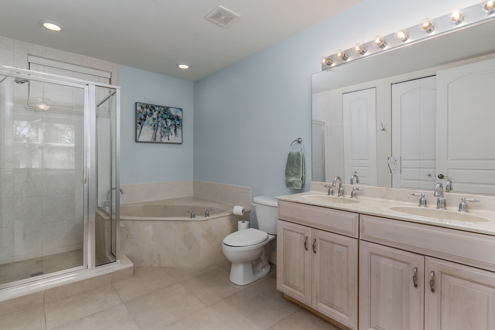~ The Bonita Paddle A202 ~ Beautiful Bonita Springs Condo With Mother In Law Suite! 3 Bedroom Condo by RedAwning