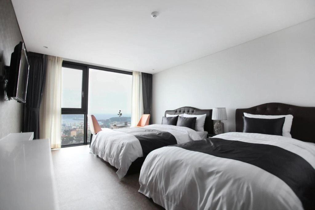Eins Hotel