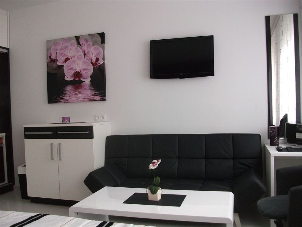 Constantin Apartments