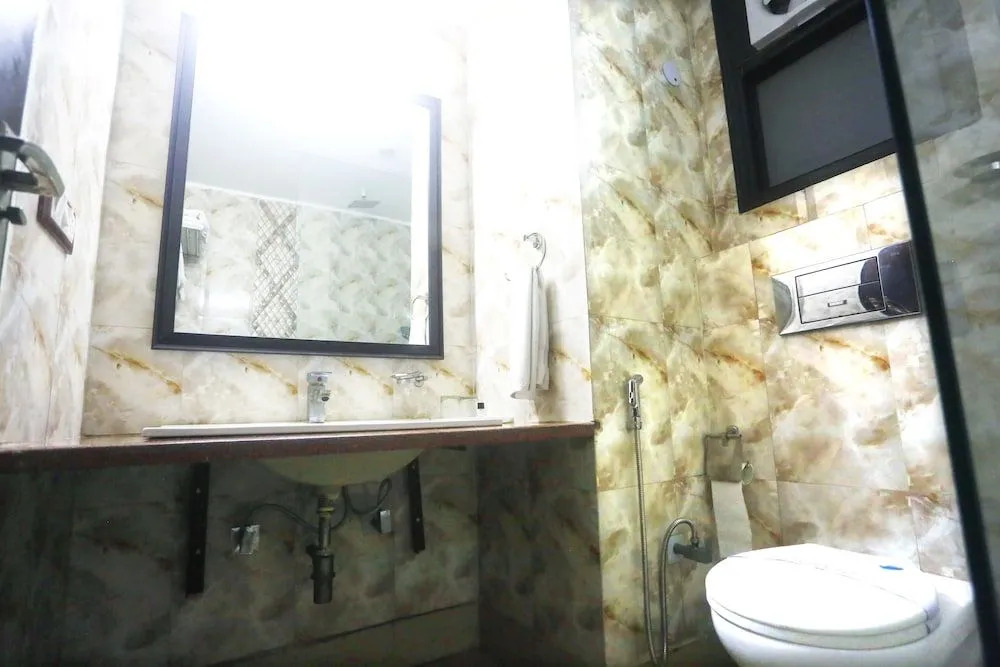 SK Crown Park Naraina
