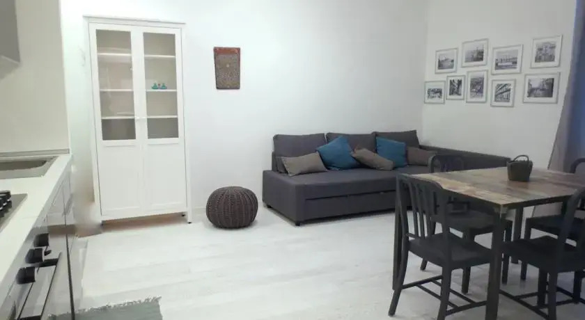 Temporary House - Isola District