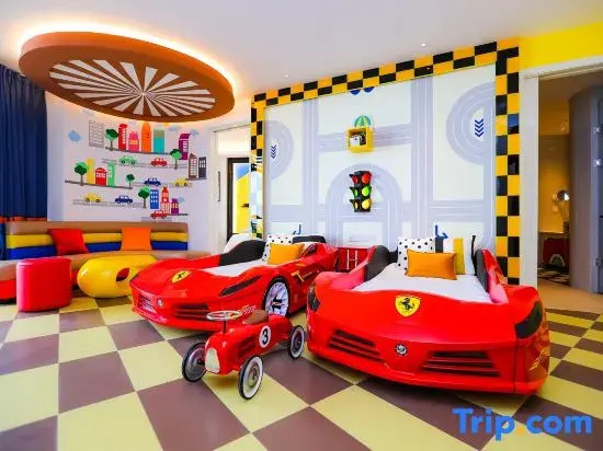 Qingdao Mangrove Resort World (Magic Hotel)