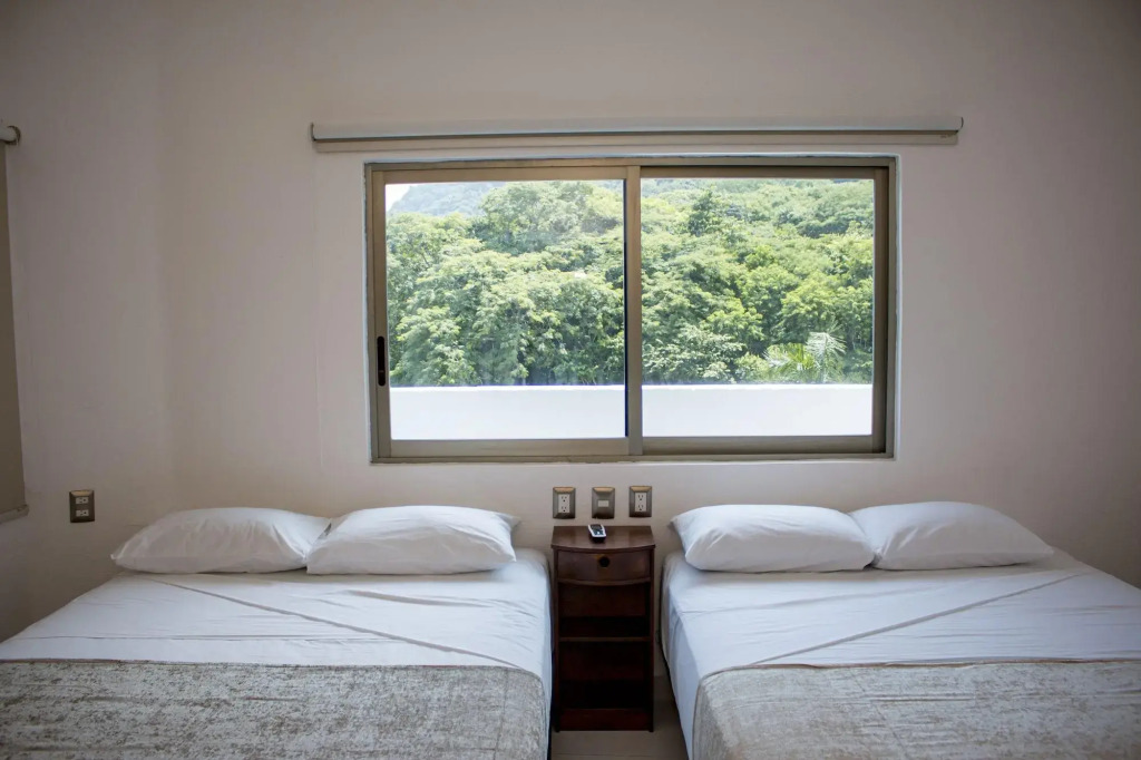 LA LOMA SUITES