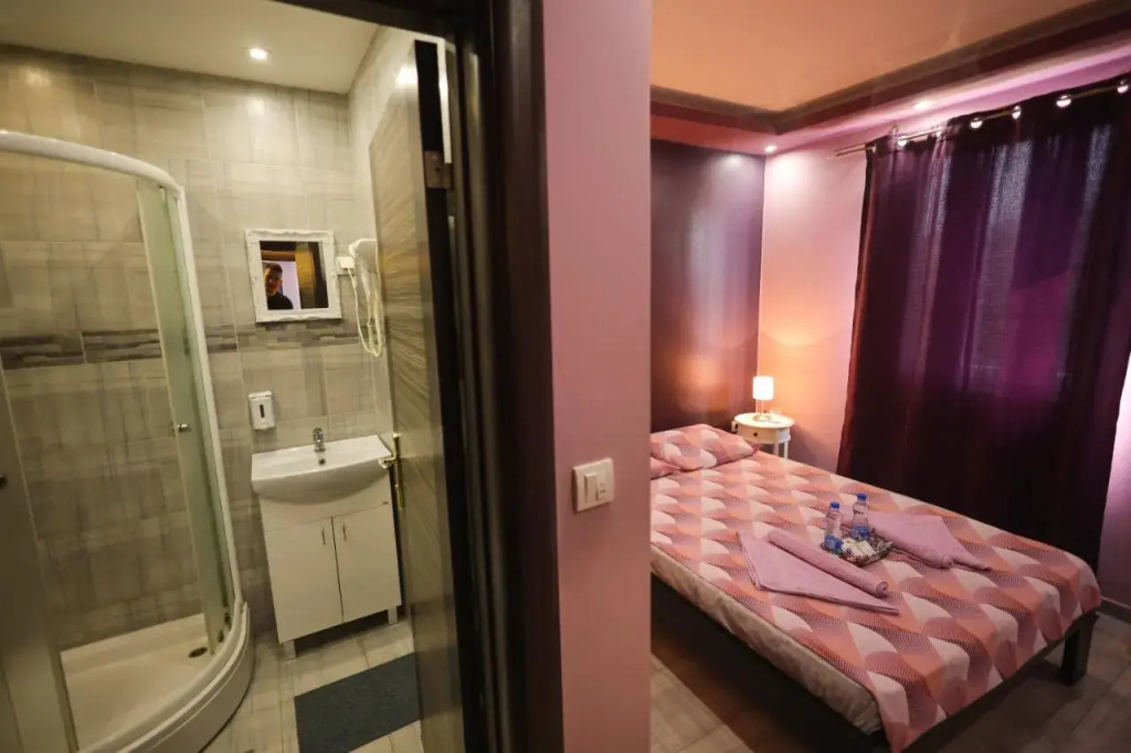 Golden Lux Apartments and Rooms