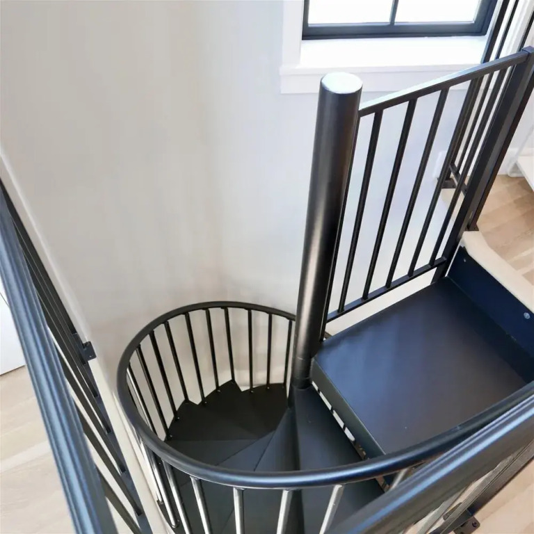 The Chic Carriage House in Shaw! Sleeps 2