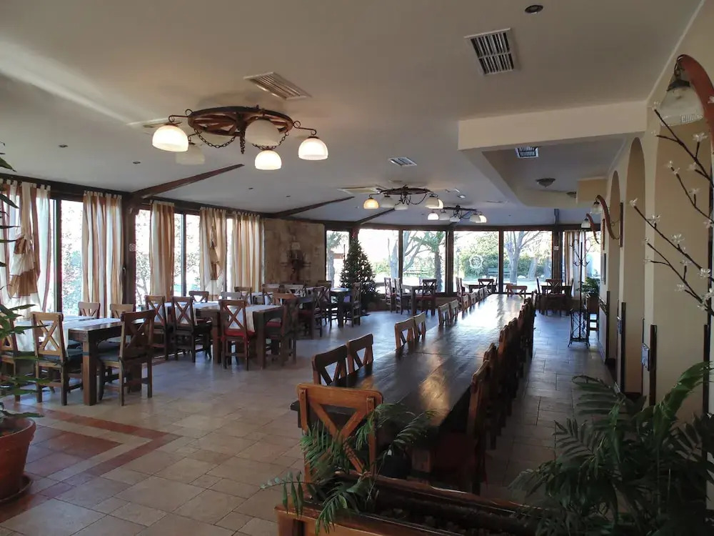 Fortuna Hotel & Restaurant