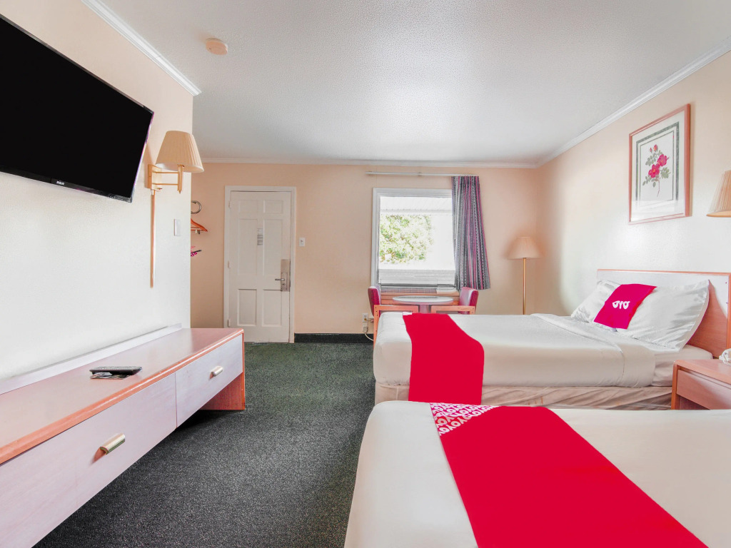 OYO Hotel Durham West Hills