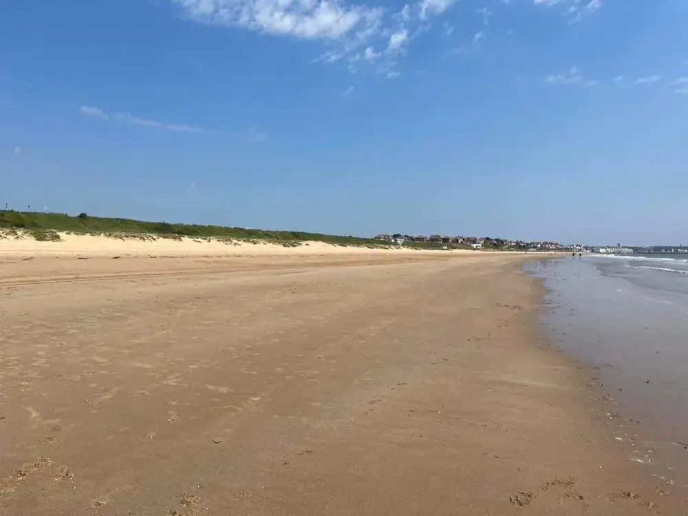 Seasideescape-2br-sleeps4-parking-petsok-fireplace