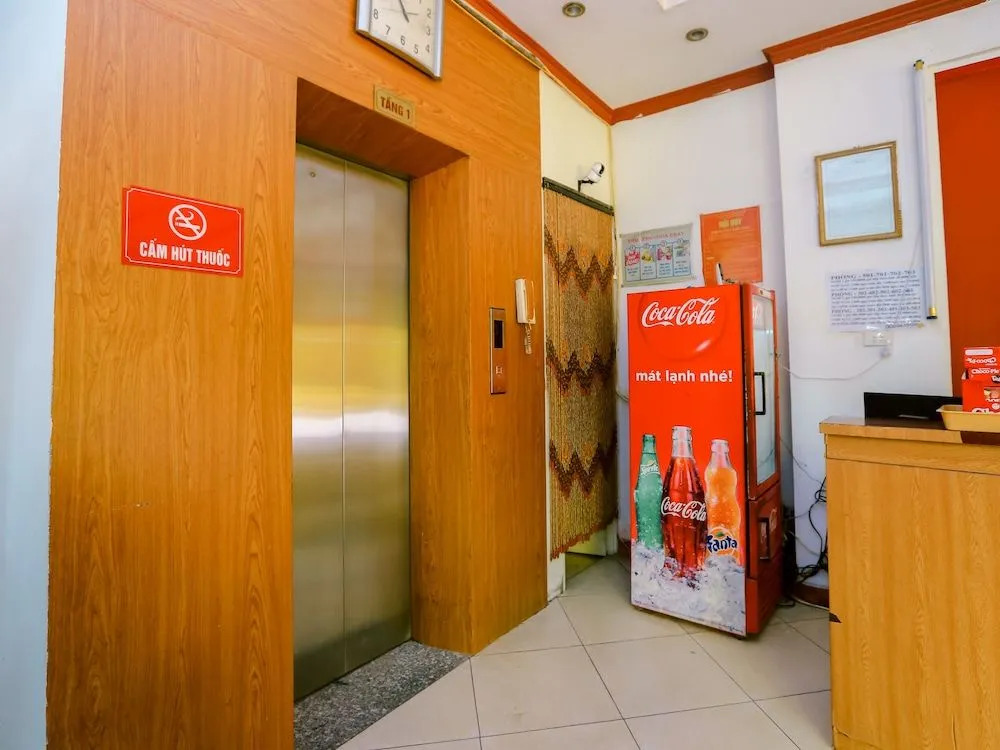 Oyo 437 Van Xuan Hotel