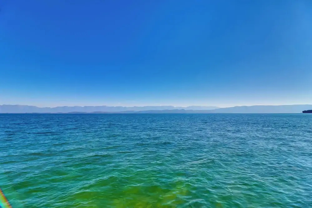 Lakeside Cabin w/ Beach ~ 14 Mi to Ski Area!