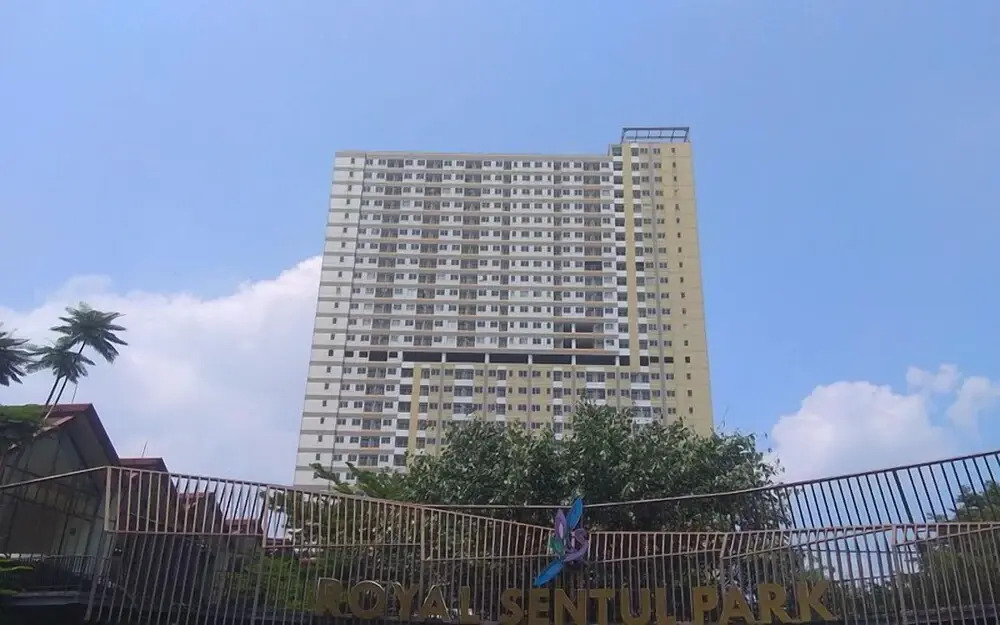 Soft Grey 1Br At Royal Sentul Park Apartment