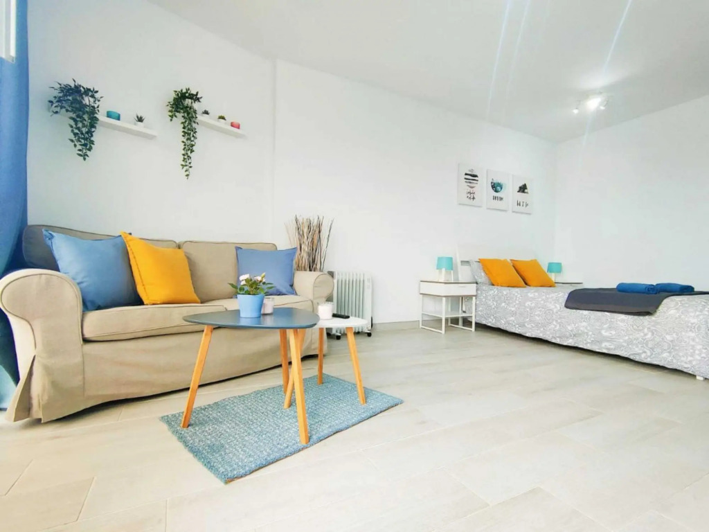 Studio with wonderful ocean view and WiFi