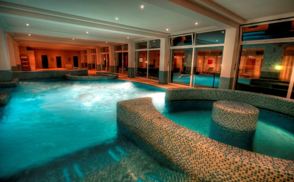 Két Korona Konferencia és Wellness Hotel