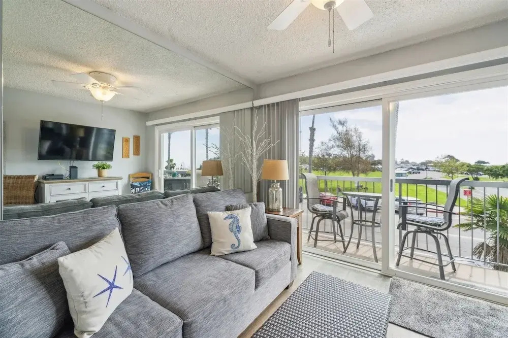Beautiful 1 Bed Beach Balcony Condo #207 1 Bedroom Condo by RedAwning