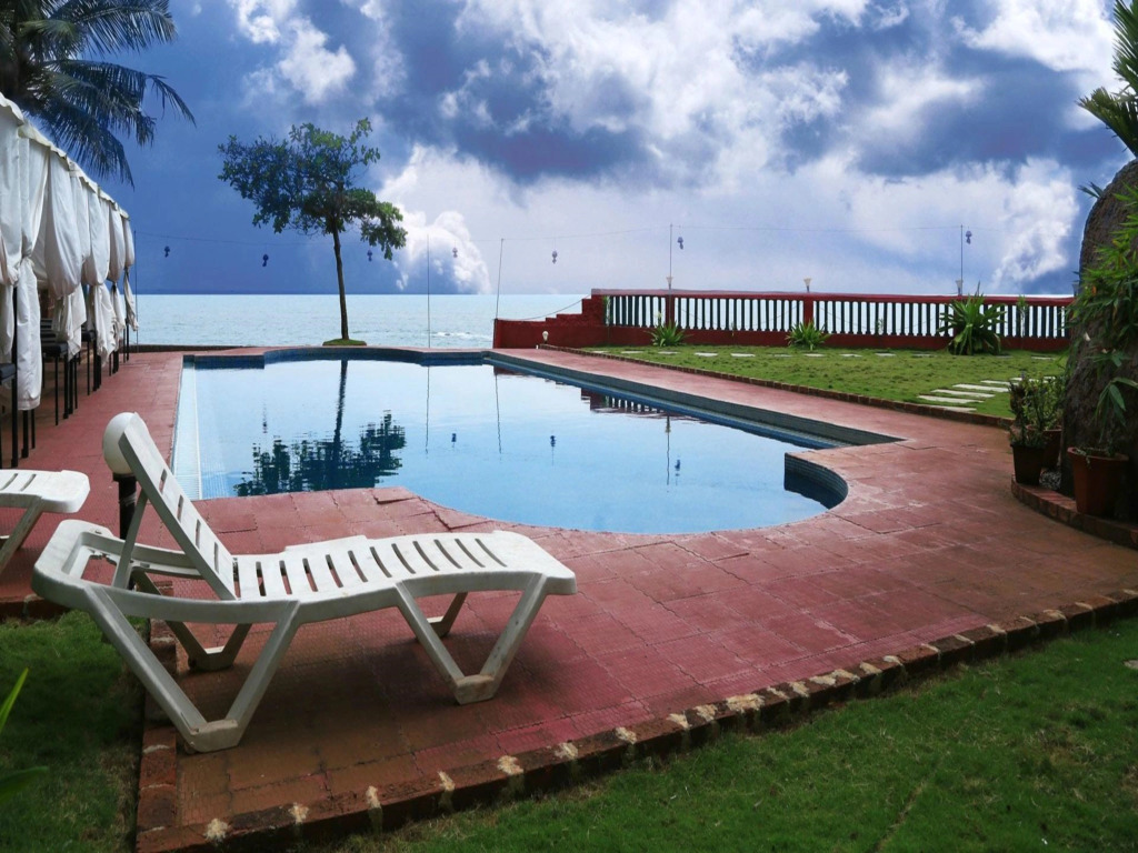 Mascot Beach Resort