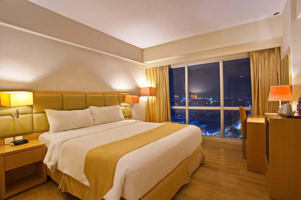 Horison Ultima Semarang