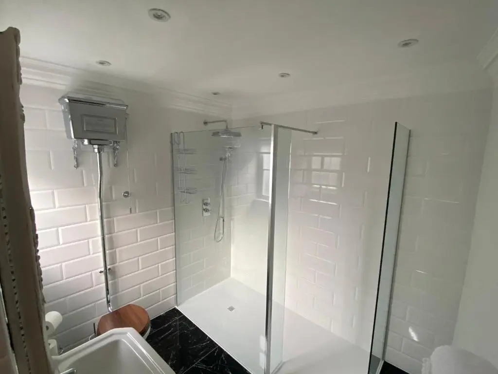 Clan Young Suite