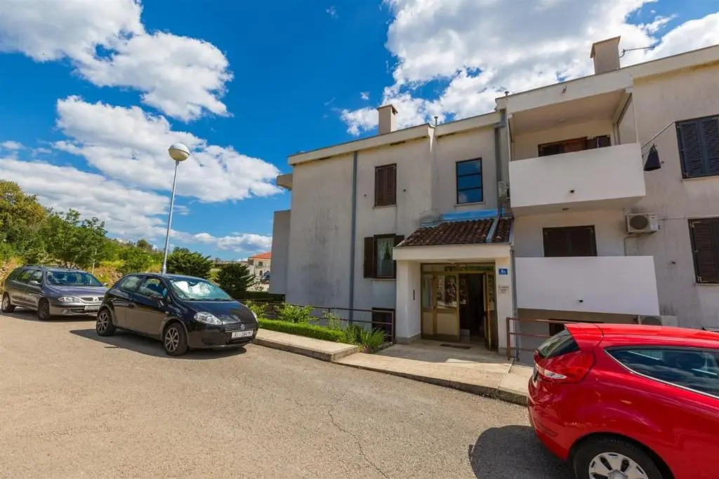 Apartment in Selce 39197