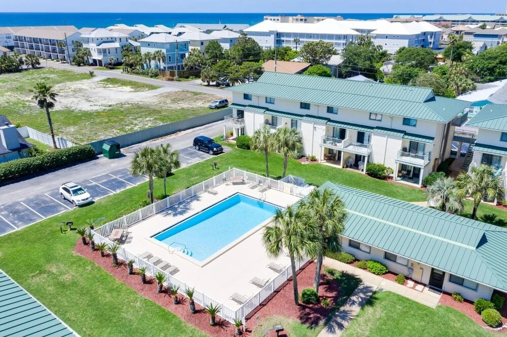 Sandprints A8 2 Bedroom Condo by RedAwning