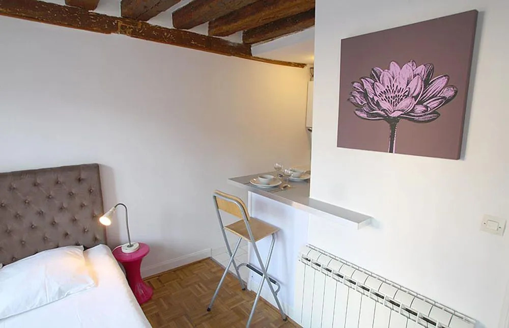 Apartments Paris Centre - At Home Hotel