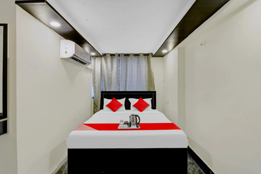 OYO Flagship 70030 Gopika Stay Inn