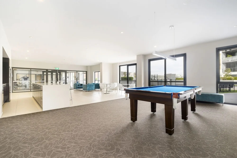 Stylish Modern Ecco Complex