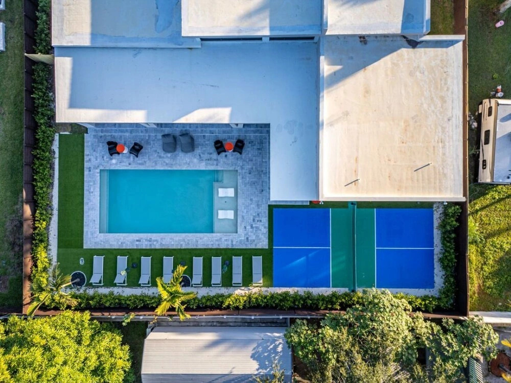 Miami Ultra Villa w Pool by Glam Homes