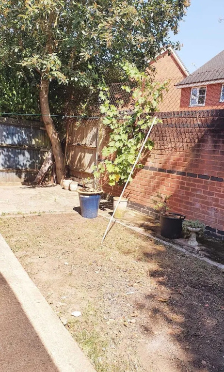 Remarkable 1-bed Flat in Slough, Near Farnham Road