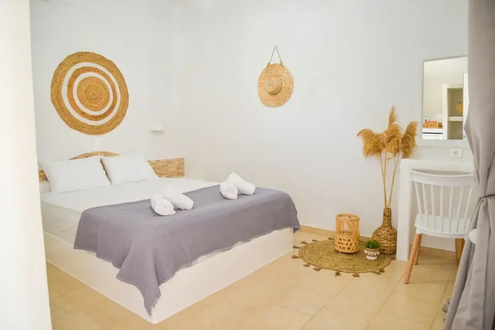 Avgerinos Deluxe Rooms