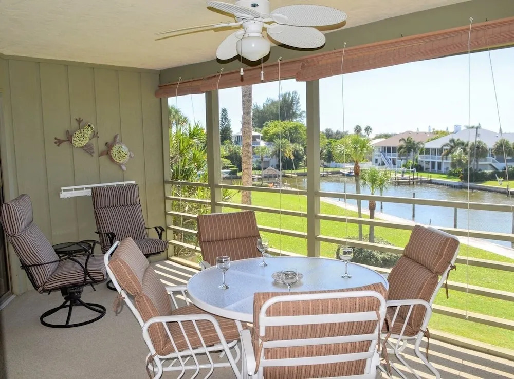 Westbay Point Moorings 214 2 Bedrooms 2 Bathrooms Home