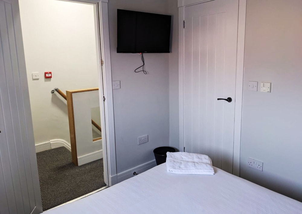The Red Lounge Rooms