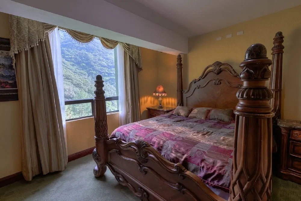 Penthouse frente al lago con vistas majestuosas, nivel 17 Torre A