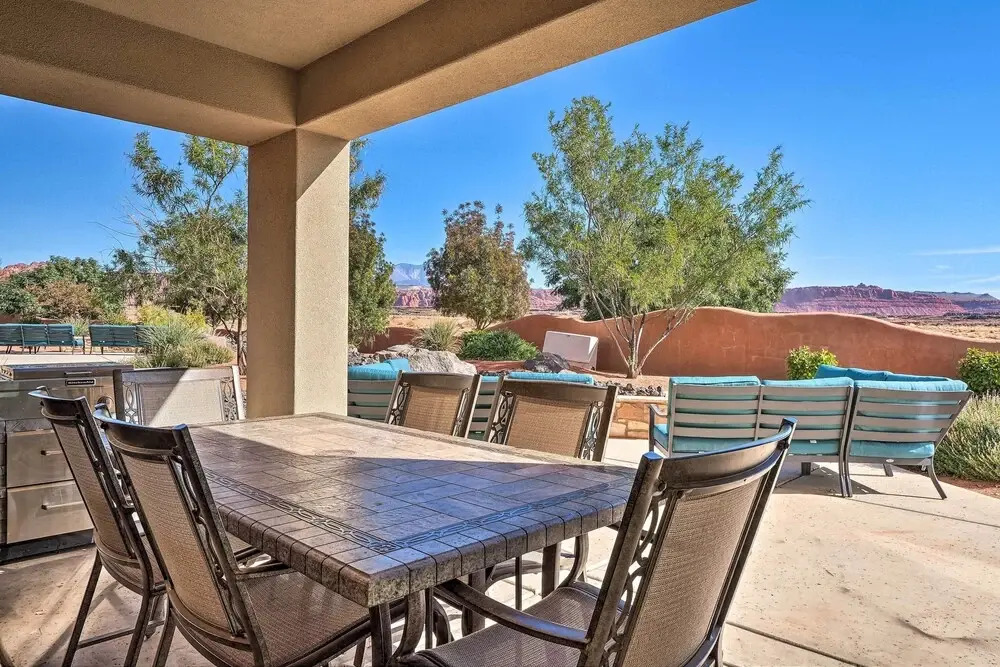 Utah Home w/ Pool & Hot Tub Access, Mtn Views!