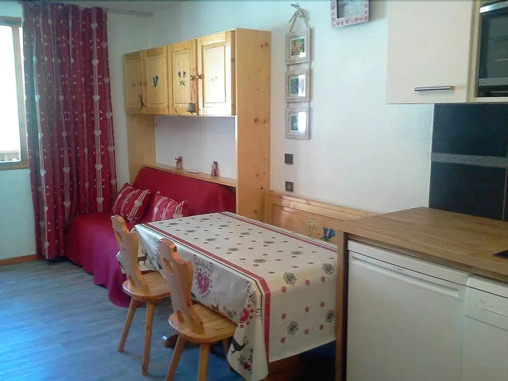 Lou Services Apartment M2-332 LSI 001
