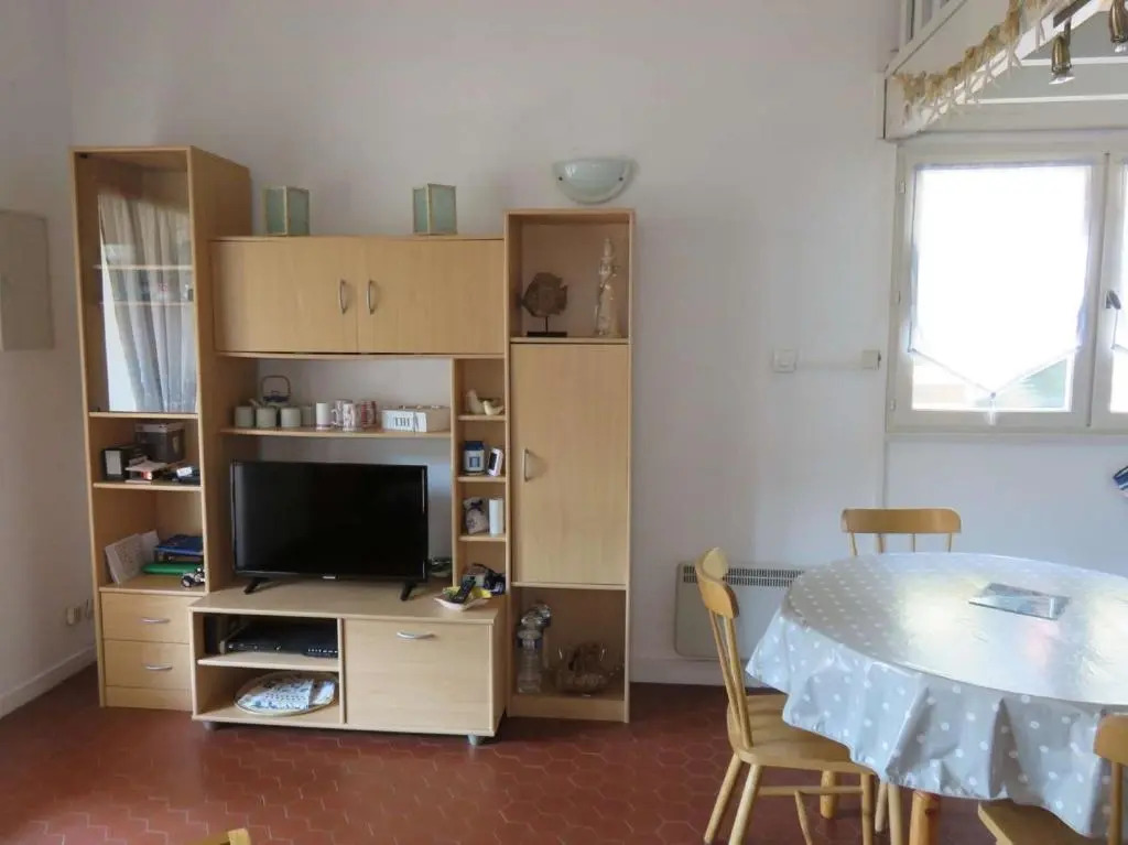 Petit pavillon mitoyen dans residence calme - 2290
