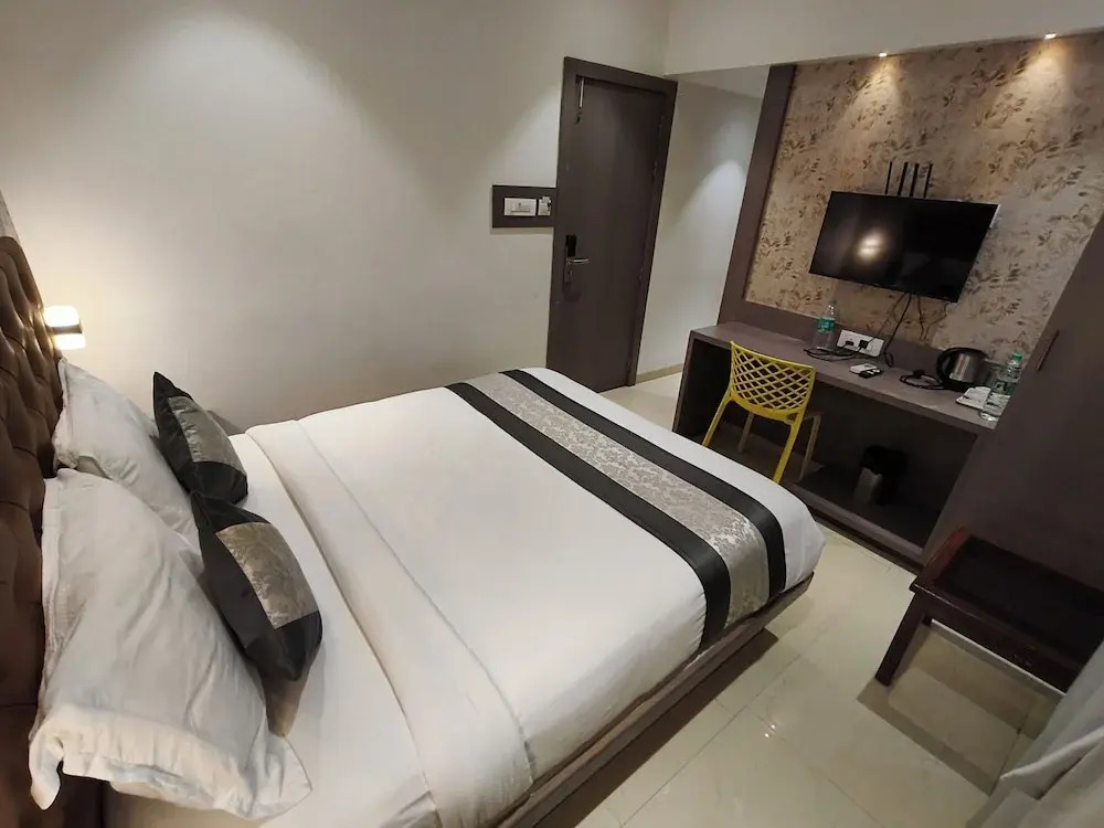 Hotel Pearl Residency Thane