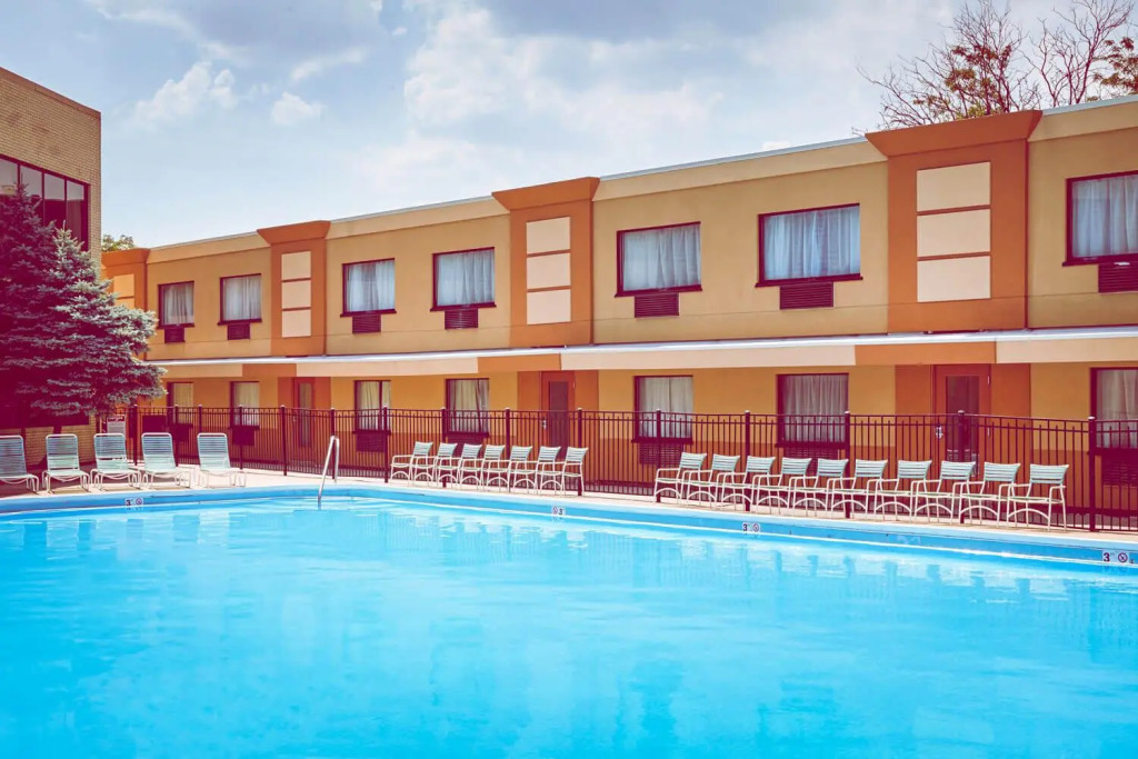 Chicago Lakeshore Hotel