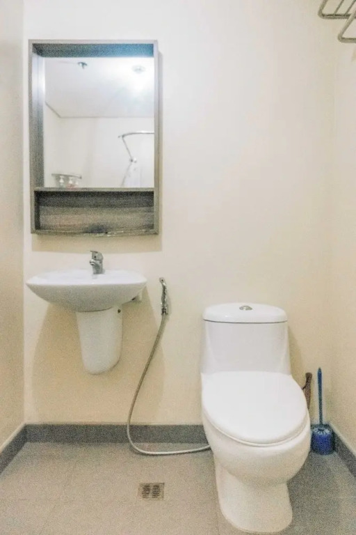 Spacious 1 Bedroom With a View