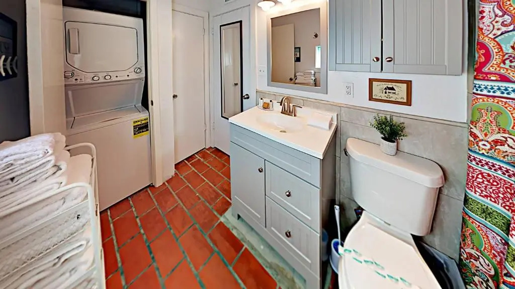 LP11 Beach House on Stilts, Ocean View from Deck, Large Master Suite, Keurig Coffee Maker